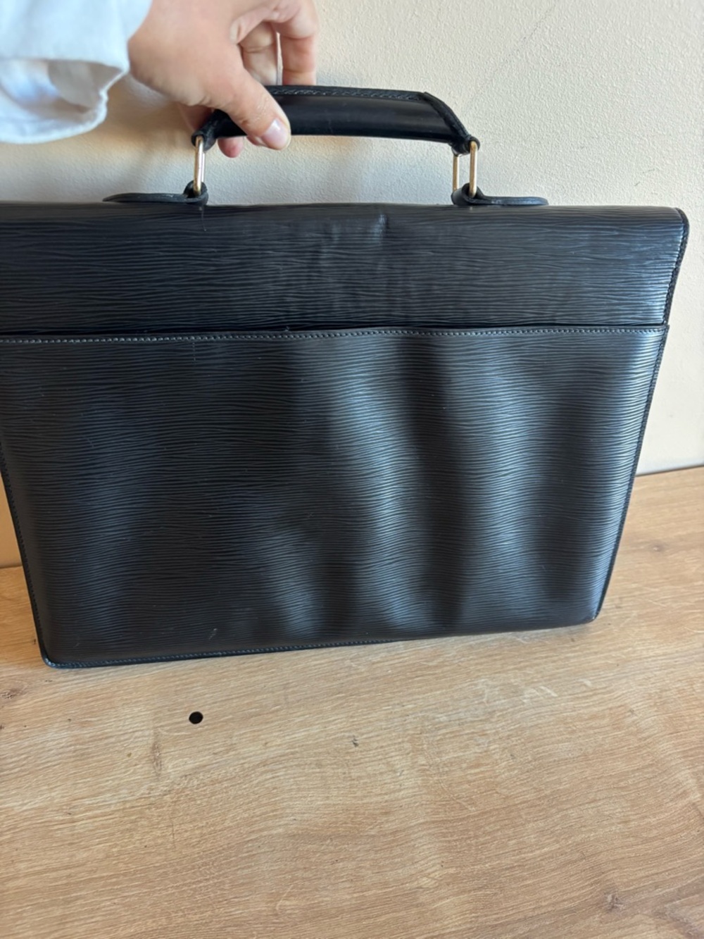 Authentic Louis Vuitton epi leather briefcase - Picture 7 of 12